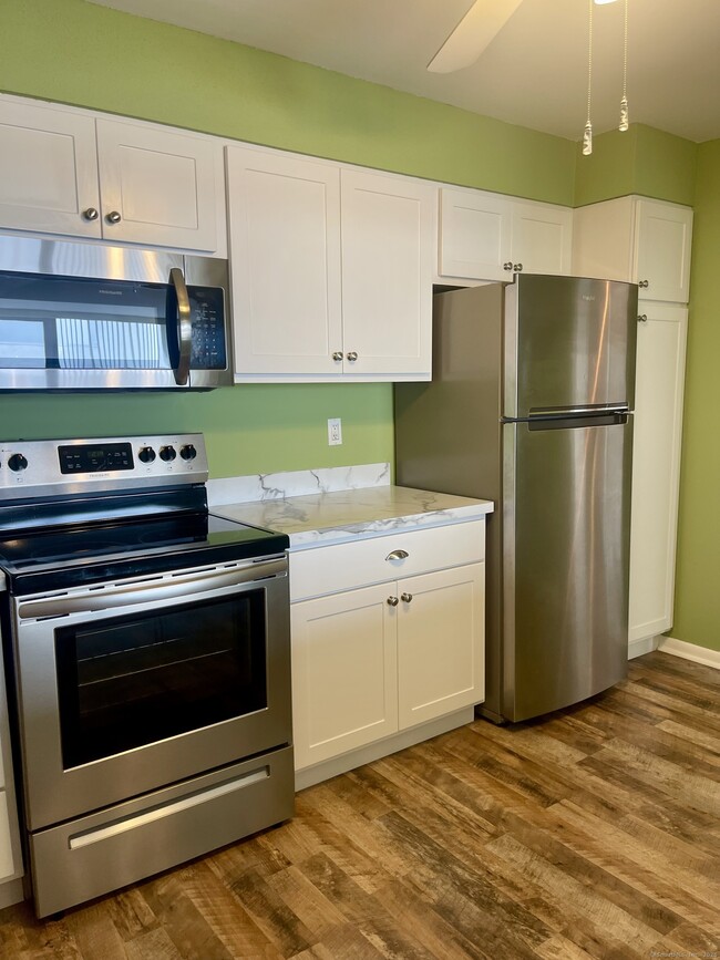 50 Birdseye St in Stratford, CT - Building Photo - Building Photo