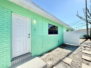 151 148th Ave in Madeira Beach, FL - Building Photo - Building Photo