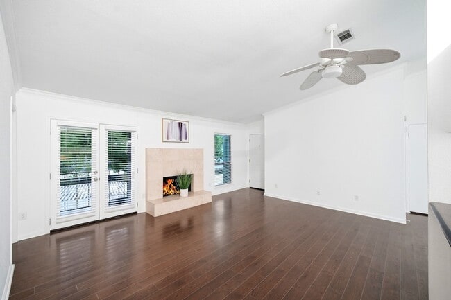 property at 2425 Augusta Dr