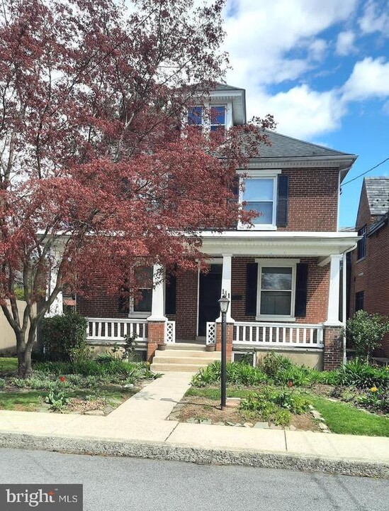 111 N 23rd St in Camp Hill, PA - Foto de edificio
