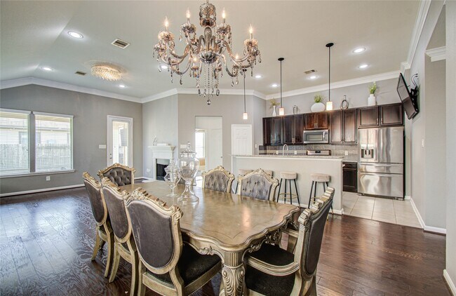 property at 18707 Naples Ridge Ct