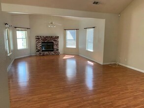 703 N Elm Ave in Clovis, CA - Building Photo - Building Photo
