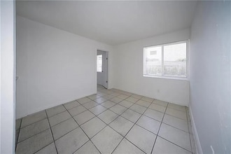 1000 NW 95th Terrace in Miami, FL - Building Photo - Building Photo