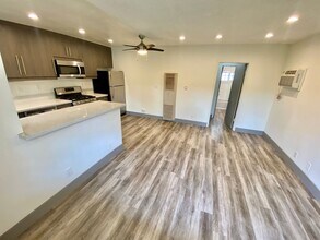 12504 Venice Blvd., Unit 203 in Los Angeles, CA - Building Photo - Building Photo
