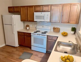 Taylor Village in Hawkinsville, GA - Building Photo - Building Photo