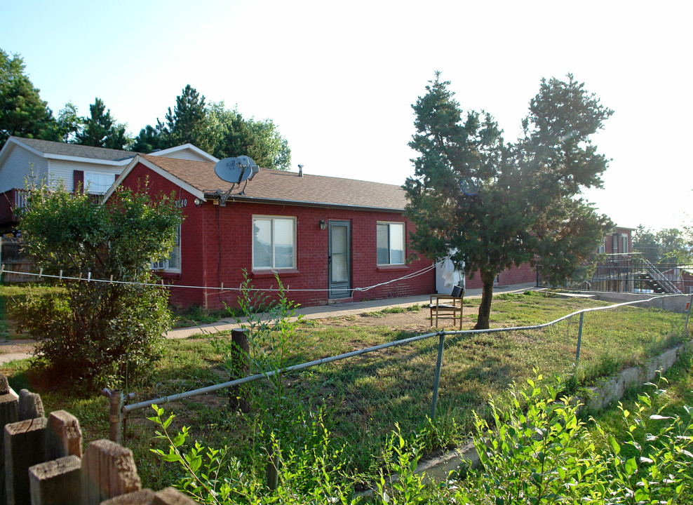 3340 S Canosa Ct in Englewood, CO - Building Photo