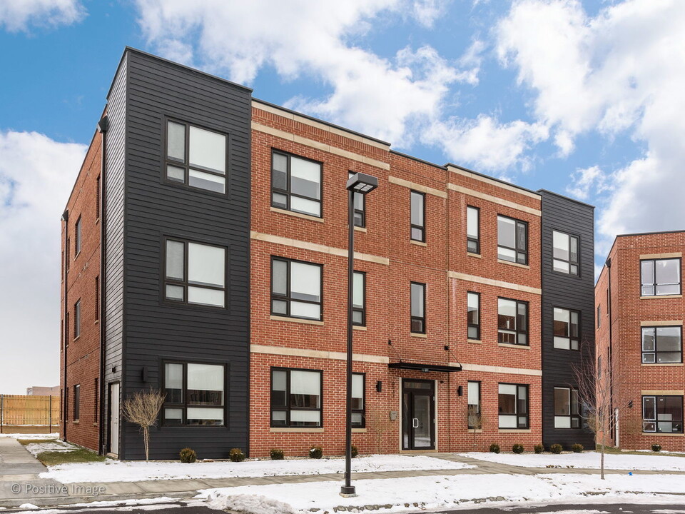 6535 W Dickens Ave-Unit -3W in Chicago, IL - Building Photo