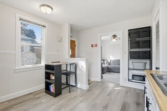 7416 W Palatine Ave in Chicago, IL - Building Photo - Building Photo