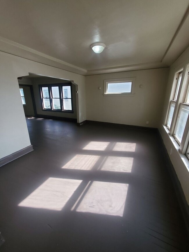 2920-2922-2922 W Melvina St