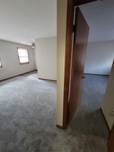 319 Pershing Ave NE in North Canton, OH - Building Photo - Building Photo