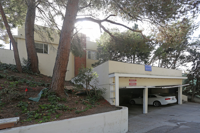 662-666 Kelton Ave in Los Angeles, CA - Building Photo - Building Photo