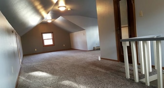 720 12th St N in Fargo, ND - Building Photo