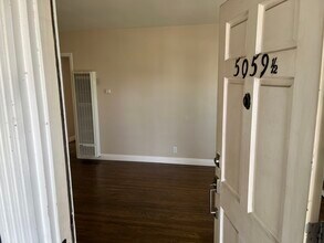 5057 Cahuenga Blvd, Unit 5059.5 Cahuenga Blvd in North Hollywood, CA - Building Photo - Building Photo