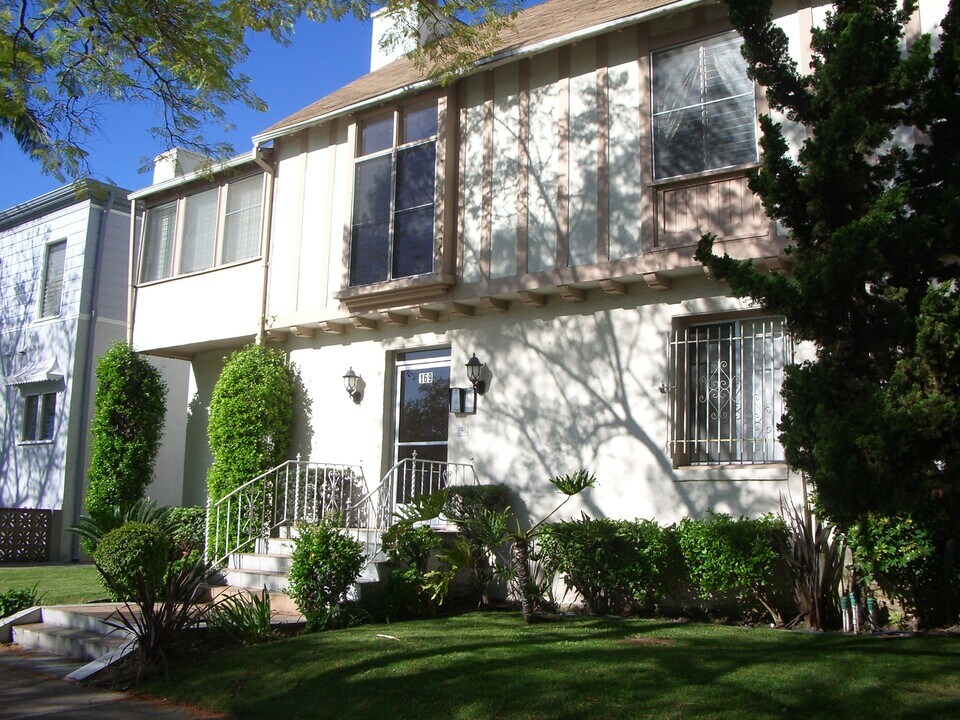 169 N La Peer Dr in Beverly Hills, CA - Building Photo