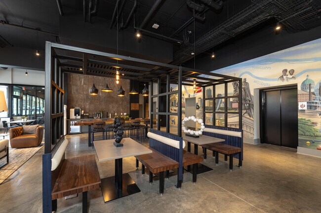 11th and Spruce in St. Louis, MO - Building Photo - Interior Photo