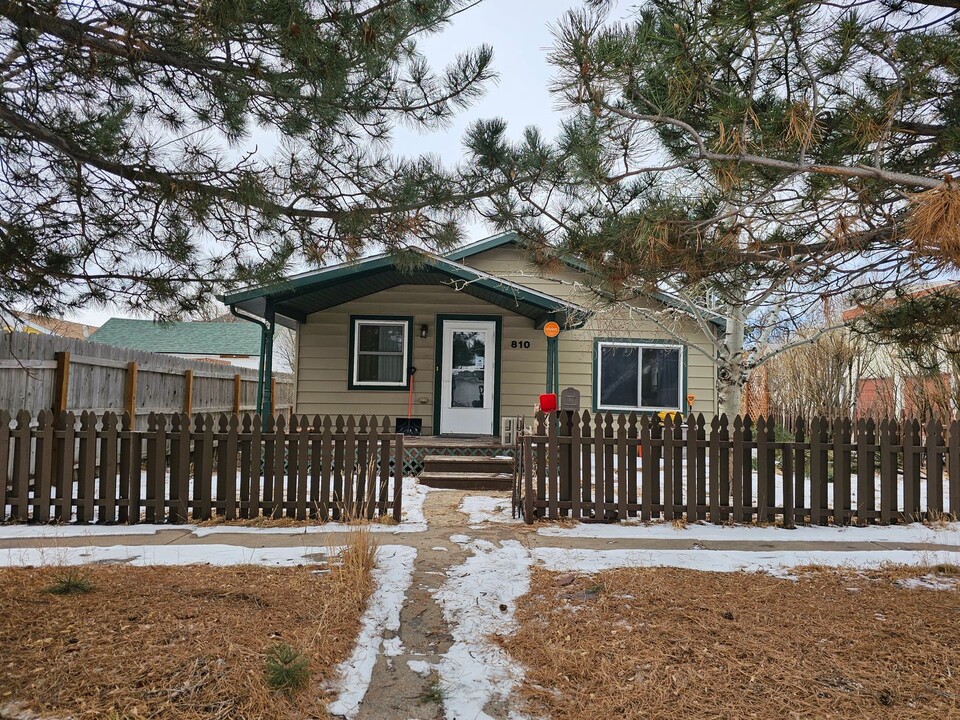 810 House Ave in Cheyenne, WY - Building Photo