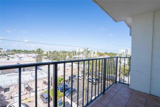 6960 Rue Vendome in Miami, FL - Building Photo - Building Photo