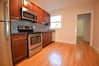 35 St Paul St in Brookline, MA - Building Photo - Building Photo