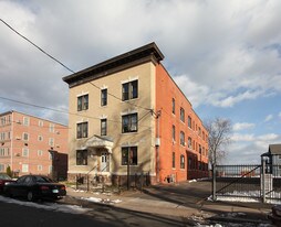 124 Wooster St Apartments