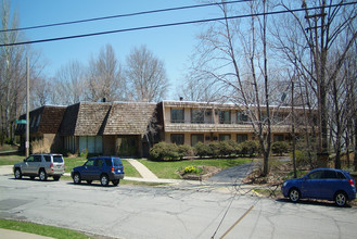 Overlook Arms Apartments in Cleveland Heights, OH - Building Photo - Building Photo