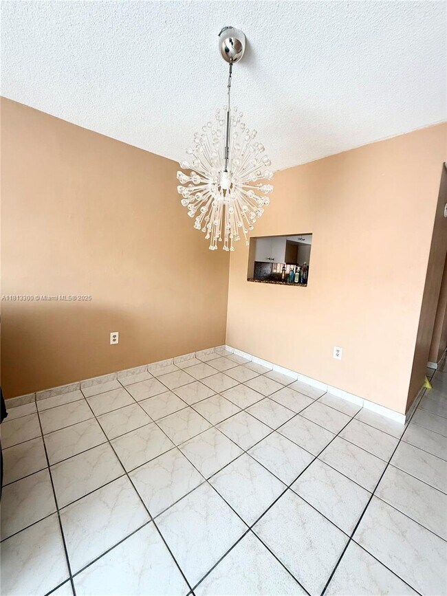 1100 W 35th St in Hialeah, FL - Building Photo - Building Photo