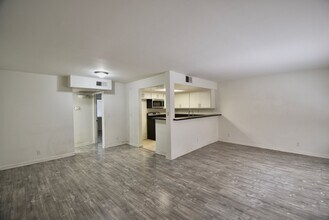 6401 Riverton Ave, Unit 108 in Los Angeles, CA - Building Photo - Building Photo