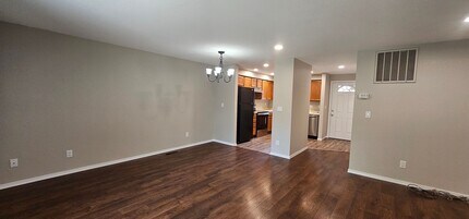 1230 SE Roundtable Dr in Grants Pass, OR - Building Photo - Building Photo