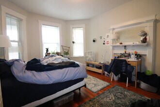 39 Foster St, Unit 3 in Boston, MA - Foto de edificio - Building Photo