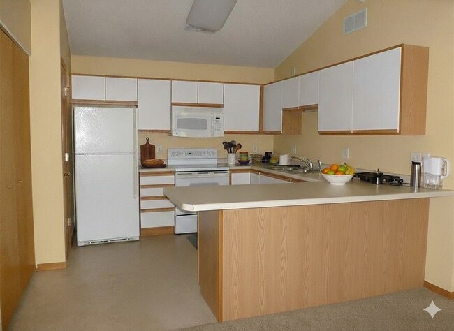 2855 Coral Ct, Unit 302 in Coralville, IA - Foto de edificio - Building Photo