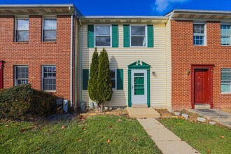 14 Luffing Ct in Essex, MD - Building Photo - Building Photo