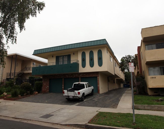 11947 Kiowa Ave in Los Angeles, CA - Building Photo - Building Photo