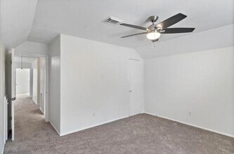 7019 Oak Bough Dr in Houston, TX - Building Photo - Building Photo