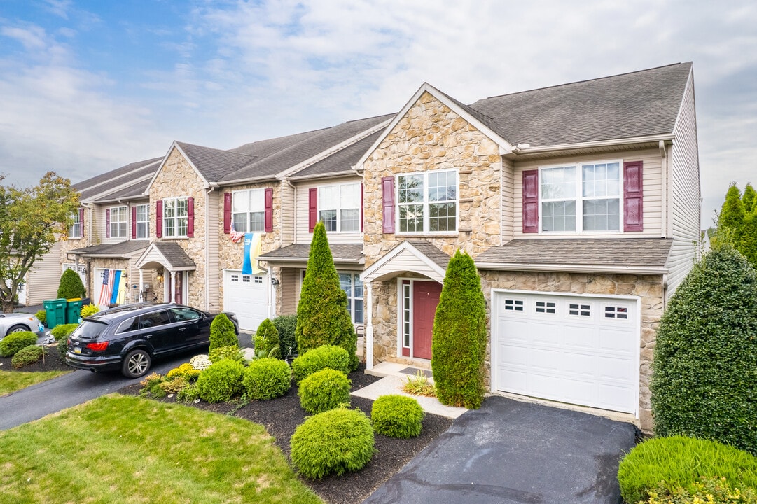 1 Carousel Cir in Hershey, PA - Foto de edificio