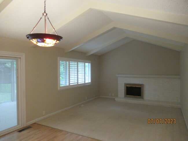 1085 Austin Way in Napa, CA - Foto de edificio - Building Photo