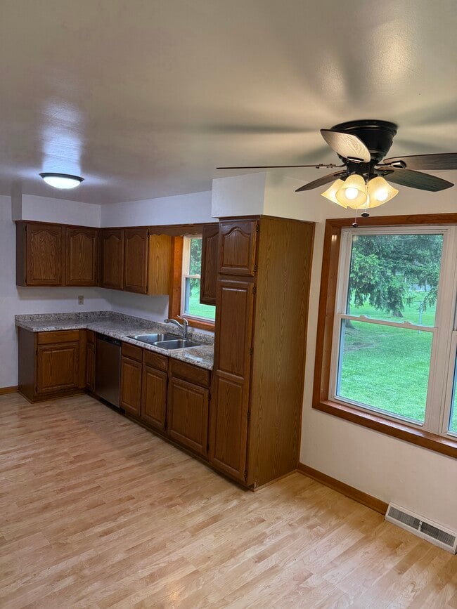 2843 W River Rd S in Elyria, OH - Building Photo - Building Photo