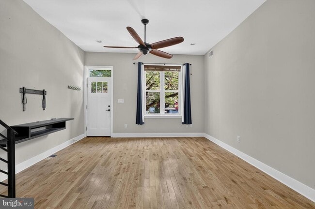 property at 2336 W Thompson St