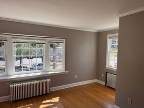 1640 Whitney Ave, Unit 2nd Floor in Hamden, CT - Building Photo - Building Photo