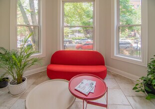 5811 N Winthrop Ave in Chicago, IL - Building Photo - Building Photo