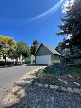 444 Nosler St in Klamath Falls, OR - Building Photo - Building Photo