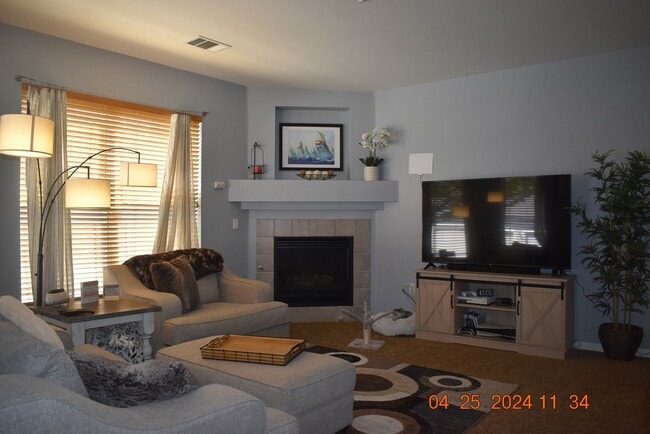 8389 S Independence Cir in Littleton, CO - Building Photo - Building Photo