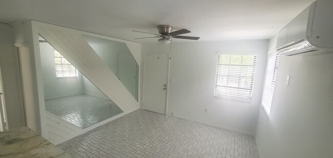 840 Tangier St in Coral Gables, FL - Foto de edificio - Building Photo