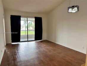 7300 NW 1st St in Davie, FL - Building Photo - Building Photo