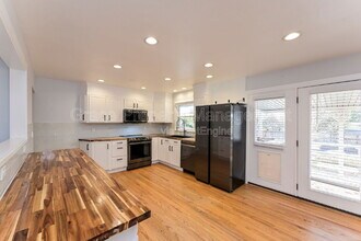 6186 S Southwood Dr in Centennial, CO - Building Photo - Building Photo