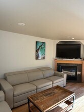 320 Zillah Pl SE in Renton, WA - Building Photo - Building Photo