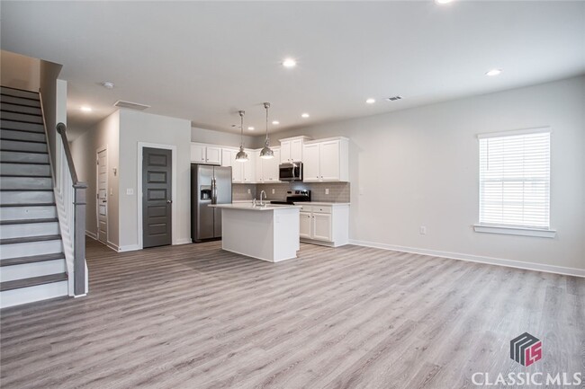 715 W Vincent Dr in Athens, GA - Building Photo - Building Photo