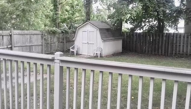 325 W Barnes Ave in Lansing, MI - Foto de edificio - Building Photo