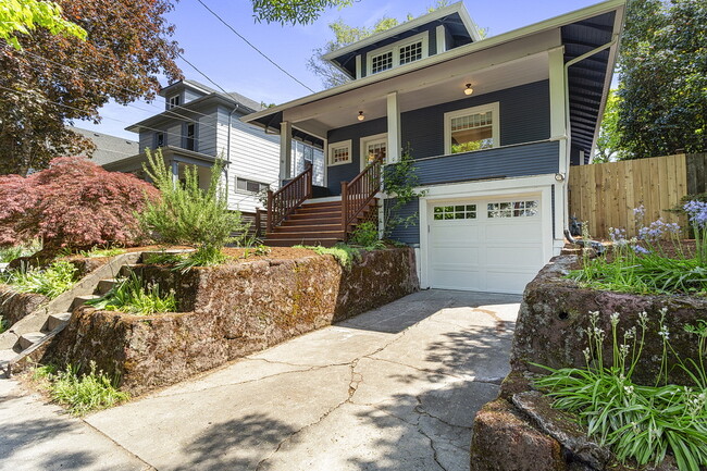 2334 SE 34th Ave in Portland, OR - Building Photo - Building Photo