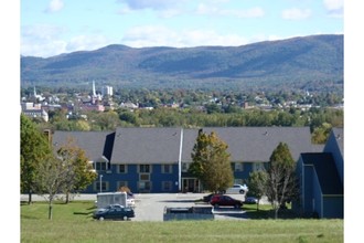 Highland Meadows in Rutland, VT - Building Photo - Building Photo