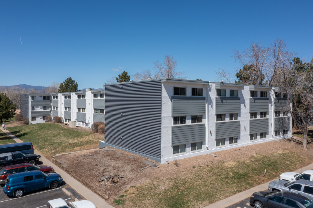 The Iris in Arvada, CO - Foto de edificio