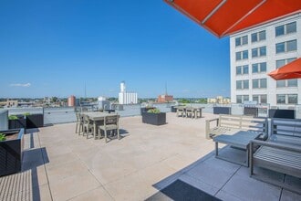 Heer's Luxury Living Lofts in Springfield, MO - Foto de edificio - Building Photo